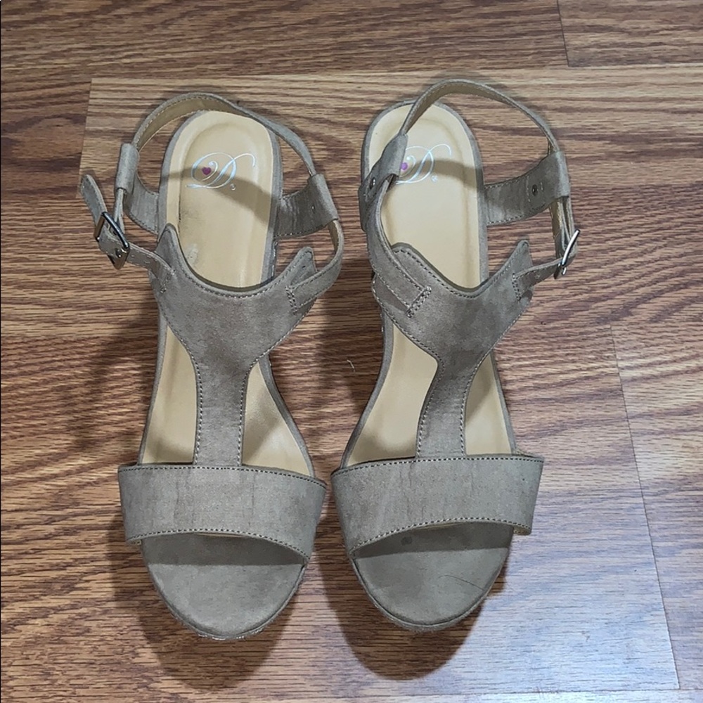 Women’s size 11 heels